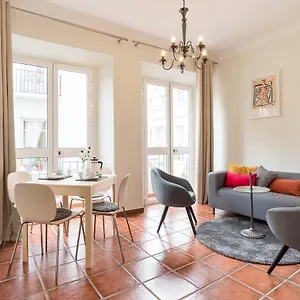 https://lucia-cervantes.hotelsinnerja.org