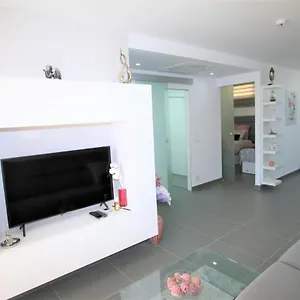https://fantastic-apartment-with-sea-views.in-canary-islands.com